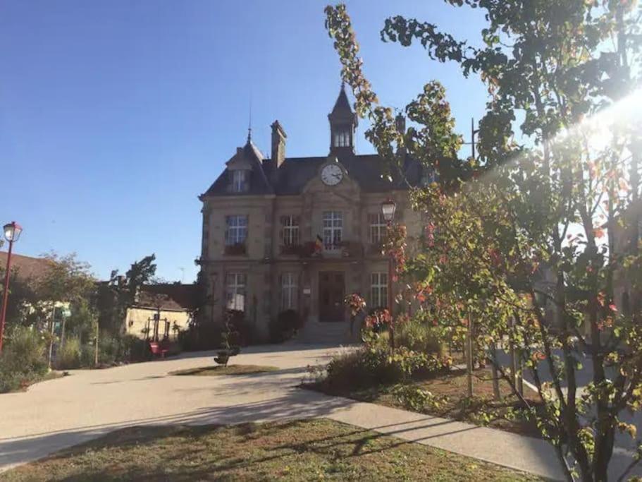 Le Gambetta - Nouveau Proprietaire Estissac Eksteriør bilde